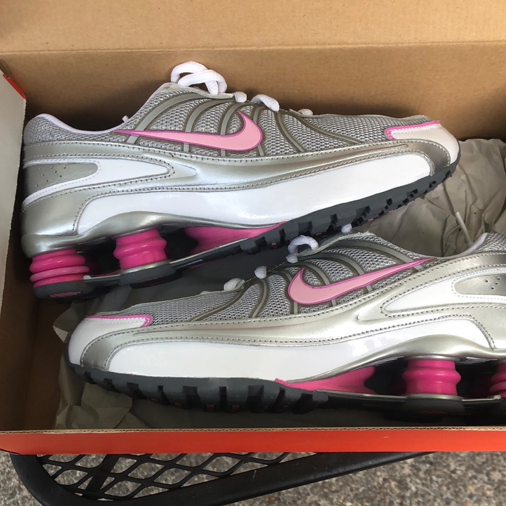 Preowned  Women’s Nike Shox Turbo 7 Excellent like new 5.5Y retired